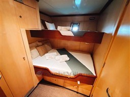 65208_df6ka_yacht_cyos_cap_med_11.jpg