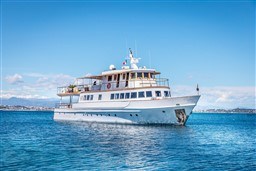 4207a_hnczh_yacht_cyos_cap_med_2.jpg