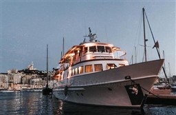 70d6e_suodx_yacht_cyos_cap_med_4.jpg