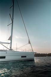 de354_byvbi_side_view_dufour_470.jpg