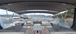 0550e_xkvve_cockpit_view_dufour_470.jpg