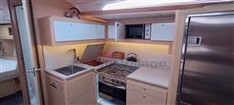 2cca2_r6dbl_kitchen_1.jpg