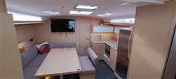 6bc5f_33gau_saloon_2.jpg