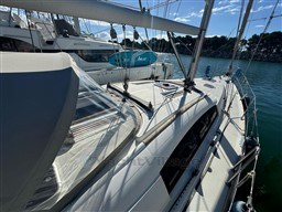 9c9d8_jkfgn_beneteau_oceanis_43_cap_med_11.jpg