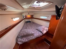 aaa52_t8i0a_beneteau_oceanis_43_cap_med_22.jpg