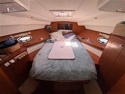 805ee_m2qov_beneteau_antares_30_s_cap_med_16.jpg