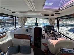 e0602_quzcc_beneteau_antares_30_s_cap_med_14.jpg