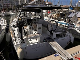 80746_tw7hx_oceanis_35.1_00003.jpg