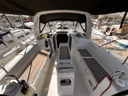 ce524_x8jzt_oceanis_35.1_00008.jpg