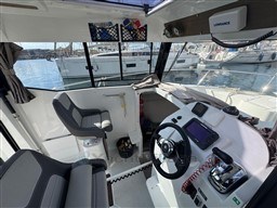 15299_skrxn_jeanneau_merry_fisher_695_marlin_cap_med_13.jpg