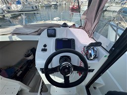 e1002_ygfmi_jeanneau_merry_fisher_695_marlin_cap_med_14.jpg