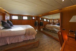eb570_xxlj4_569d6587-1d20-40d8-9595-47b7d48cfc24.jpg