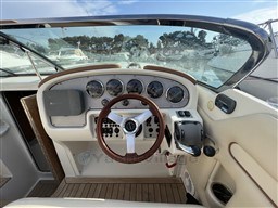 d9fbb_wyjgg_bateau_moteur_chris_craft_corsair_28_cap_med_13.jpg