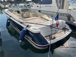 e5bc1_dbnkx_bateau_moteur_chris_craft_corsair_28_cap_med_1_2.jpg
