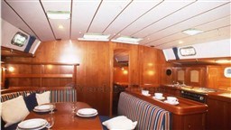 0130e_nkvjy_beneteau_50_cap_med_3.jpg