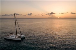 4d536_isdek_cap_med_catamaran_bipago30_eclipse_602_5.jpg