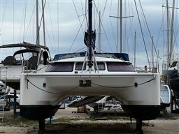 57859_hkkx5_fountaine_pajot_lavezzi_40_cap_med_4.jpg