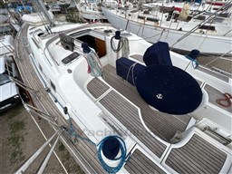 33f5a_ddkxf_beneteau_oceanis_423_clipper_cap_med_10.jpg
