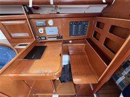 1e9b3_sp7by_beneteau_oceanis_423_clipper_cap_med_22.jpg