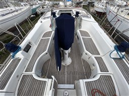 f54c6_poa5p_beneteau_oceanis_423_clipper_cap_med_8.jpg