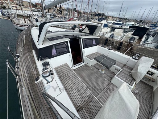 14a92_amsgy_beneteau_sense_50_cap_med_22.jpg