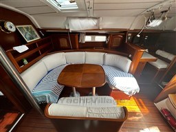 3a16e_npmwq_voilier_beneteau_oceanis_411_clipper_cap_med_14.jpg