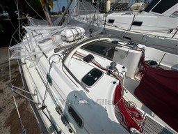 f8fad_zfsxk_voilier_beneteau_oceanis_411_clipper_cap_med_11.jpg