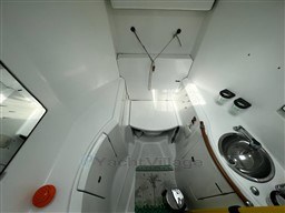 2749a_ydrgl_voilier_beneteau_oceanis_411_clipper_cap_med_20.jpg
