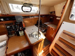 852f0_xzps5_sun_odyssey_32i_10.jpg