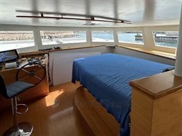 053ba_htx11_yacht_catamaran_sea_explorer_cap_med_9.jpg
