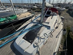 cb092_5xlwy_voilier_hanse_430_e_cap_med_11.jpg