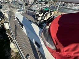 470e7_cjuu8_voilier_hanse_430_e_cap_med_9.jpg