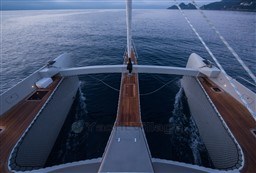 42c3d_hjbaw_catamaran_jamadhar_100_-_cap_med_1.jpg