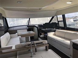 117cc_z8riu_carre_central_prestige_560_fly.jpg