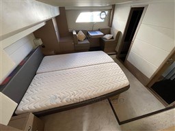 c48ee_g1ctt_23fe003d-6a3b-4842-b922-bf0e9355f5a3.jpg