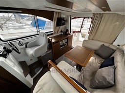 c7a6d_ak2be_beneteau_antares_30_cap_med_17.jpg