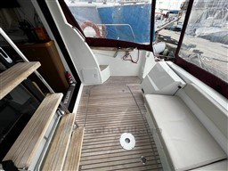 32eac_kxuks_beneteau_antares_30_cap_med_6.jpg