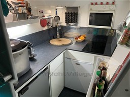 6a516_rma0o_vedette_flybridge_mochi_craft_43_cap-med_11.jpg