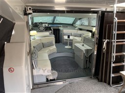 86e45_jwyf3_vedette_flybridge_mochi_craft_43_cap-med_7.jpg