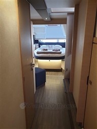 686d5_2k6pu_cabine_proprietaire_profondeur_.jpg