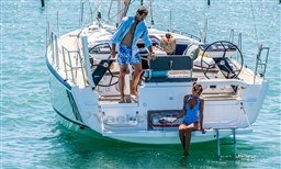 5330c_olied_11-dufour-37-luxury-sailboat-for-sale-dufour-yachts.jpg