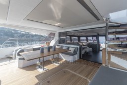 7b81a_0ez7i_fountaine-pajot-samana-59-aft-cockpit_11_.jpg