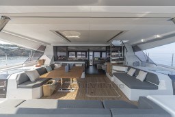378e2_k3a1x_fountaine-pajot-samana-59-aft-cockpit_10_.JPG