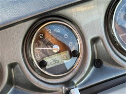 f4378_aksvu_a590ed51-00cd-4e13-8b4c-15f8bd42bda6.jpg
