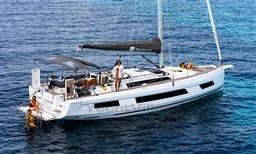 5f462_p4dhf_bateau-voilier-dufour-44-photo-yacht-7.jpg
