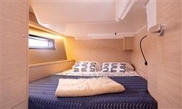 54ab1_x4ge3_dufour-44-product-interior-cabin-1.jpg
