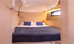1eec3_xyhm1_dufour-44-product-interior-cabin-2-1.jpg