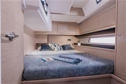 29f46_r49if_luxury-sailing-yachts-dufour-470-boat-photo-interior-7.jpg