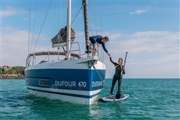 0ab77_pvmw7_luxury-sailing-yachts-dufour-470-boat-photo-lifestyle-9.jpg