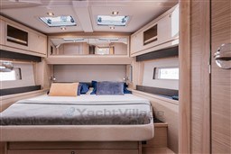 f0469_vtoxr_luxury-sailing-yachts-dufour-470-boat-photo-interior-4.jpg